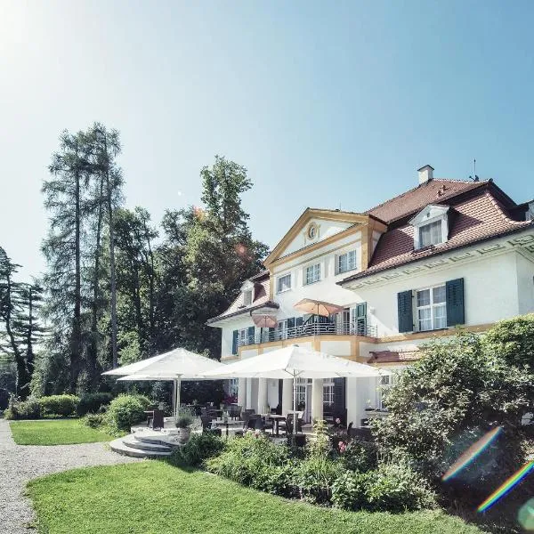 Biohotel Schlossgut Oberambach, hotel en Münsing