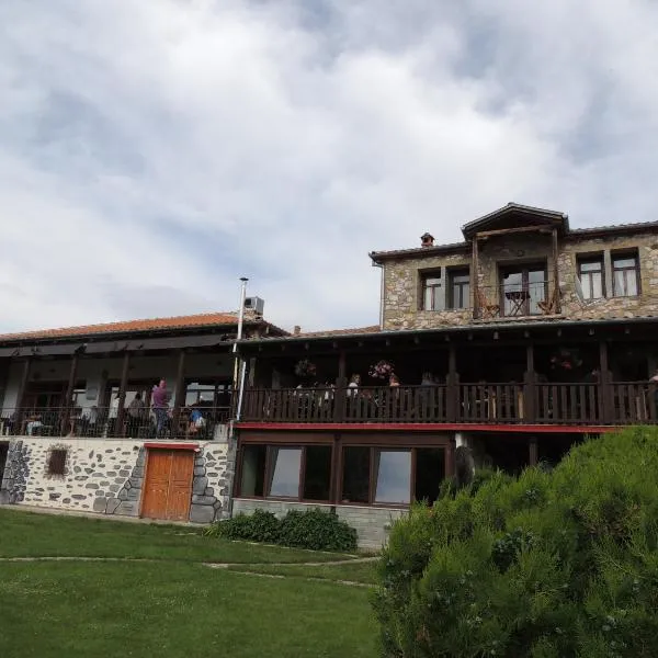 Prespes Lake View Family Apartment, hotel in Agios Achillios