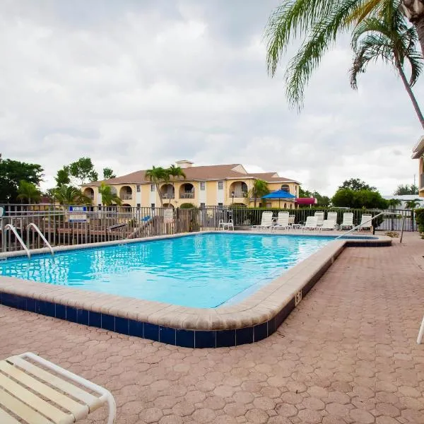 OYO Waterfront Hotel- Cape Coral Fort Myers, FL, hotelli kohteessa Cape Coral