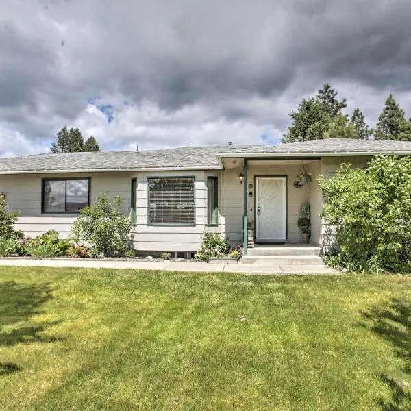 Sunny Home with Patio Less Than 10 Mi to Lake Coeur dAlene, hotel in Post Falls
