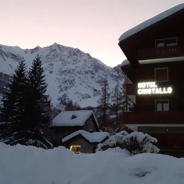 Hotel Cristallo, hotel in Macugnaga