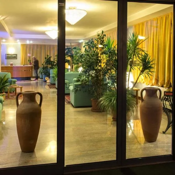 Hotel Torresi, hotel v destinaci Potenza Picena