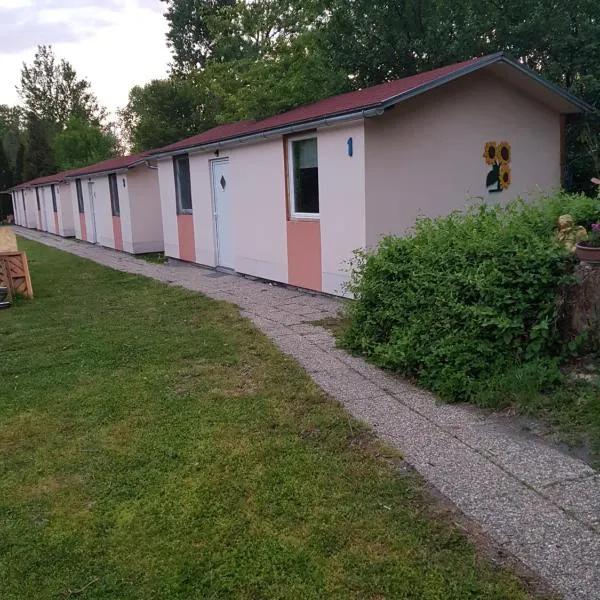 Napraforgó Apartmanok, hotel en Balatonfűzfő