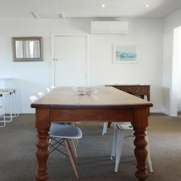 1 - Delightfully fresh, private home close to town, hotel v destinaci Wanaka