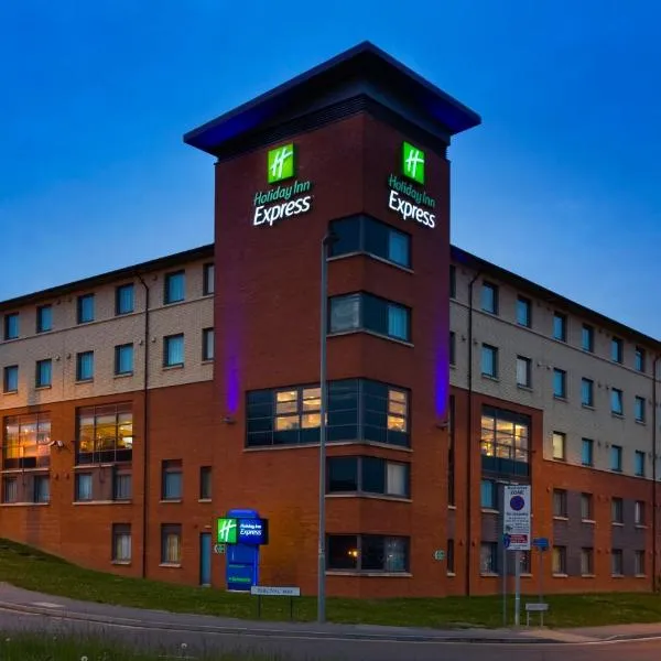 Holiday Inn Express London Luton Airport, an IHG Hotel, hotel in Luton