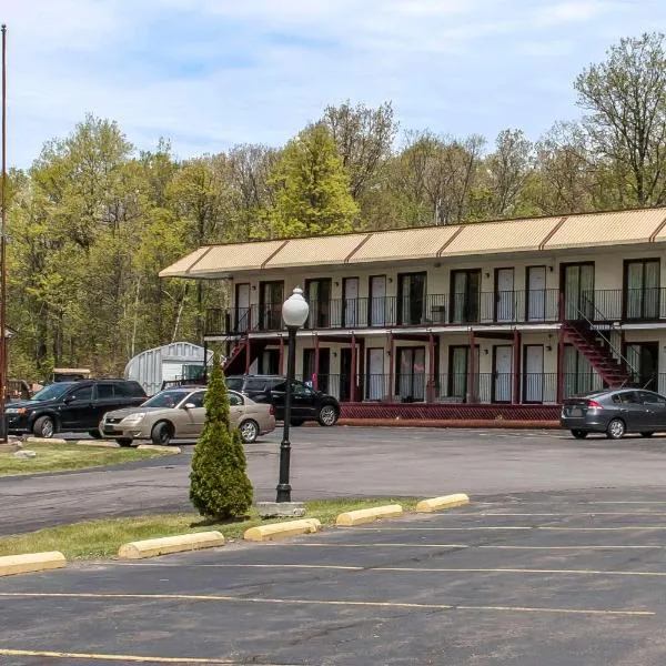 Econo Lodge Inn & Suites Lake Harmony - Pocono Mountains Area, hotell i Albrightsville