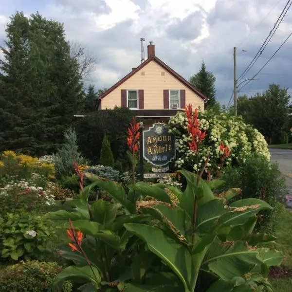 À Amour et Amitié, hotel in Sainte-Catherine-de-Hatley