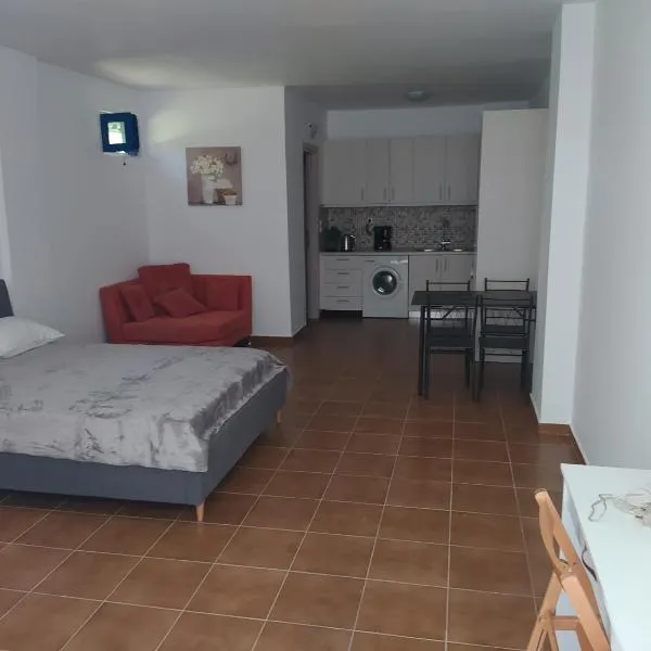 Neohori 2B, hotel in Stoupa