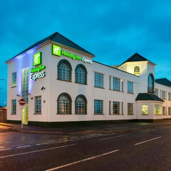 Holiday Inn Express London Chingford, an IHG Hotel, hotel in Enfield Lock