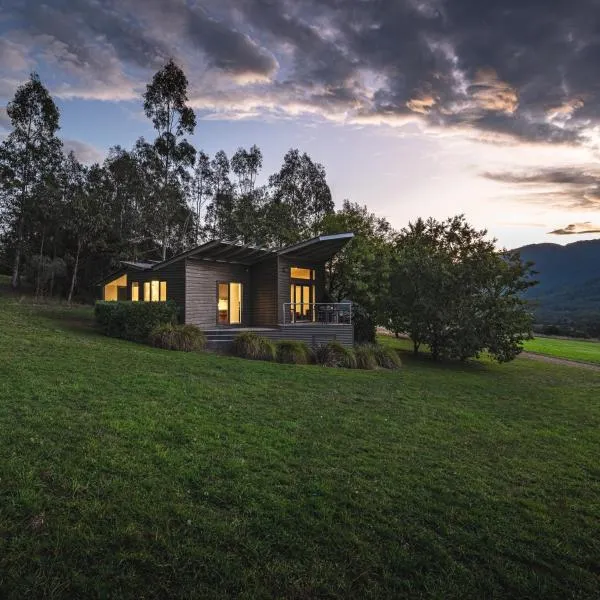 The Buckland Studios, hotel in Porepunkah