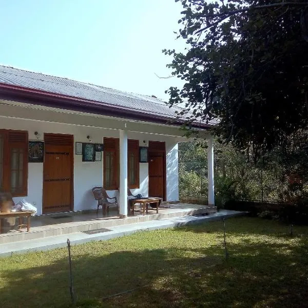 River Nature Park: Hingurakgala şehrinde bir otel