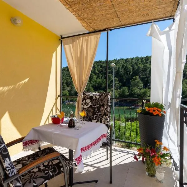 Rokovača, hotel in Skradin
