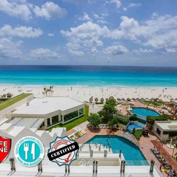 Condo in Ocean Front Resort, hotel v destinaci Cancún