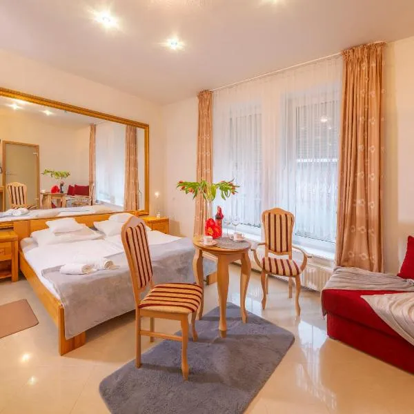 Murena Hotel i Restauracja โรงแรมในอุสตรอเนียมอร์สเกีย