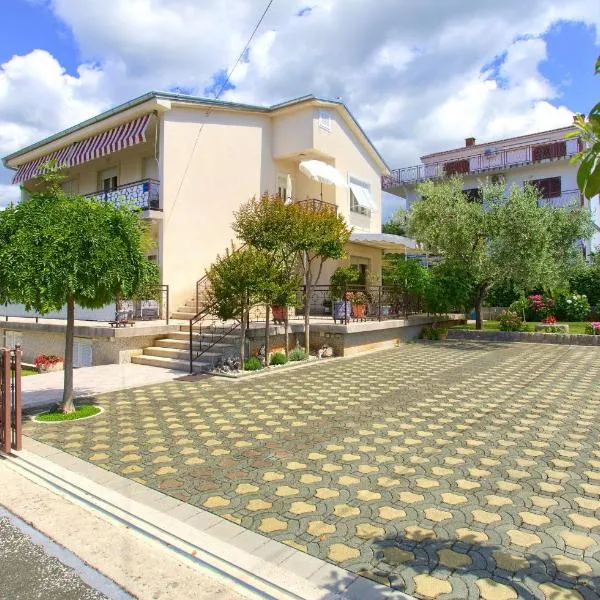 Apartments Jele – hotel w mieście Malinska