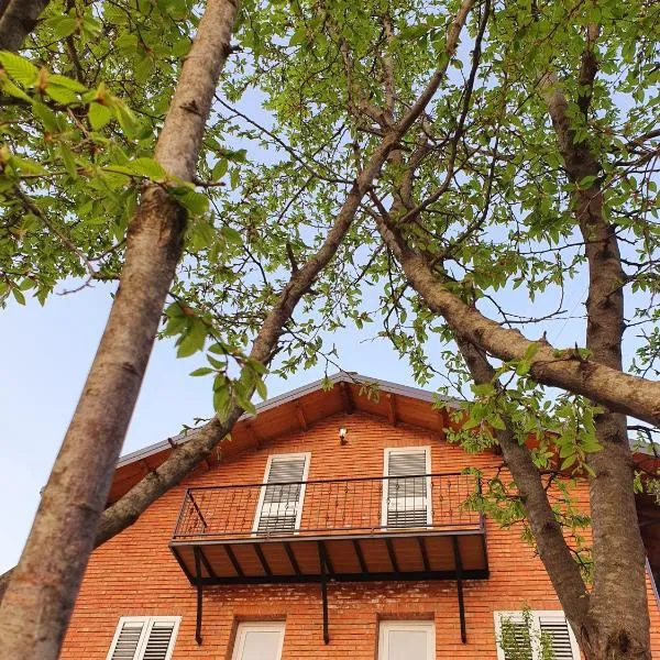 Borealis Guest House, hotel in Pukë