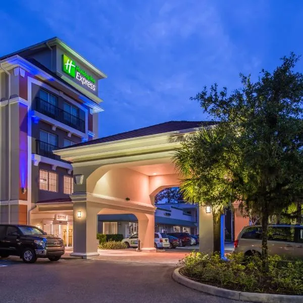 Holiday Inn Express Tampa North Telecom Park, an IHG Hotel، فندق في Pebble Creek