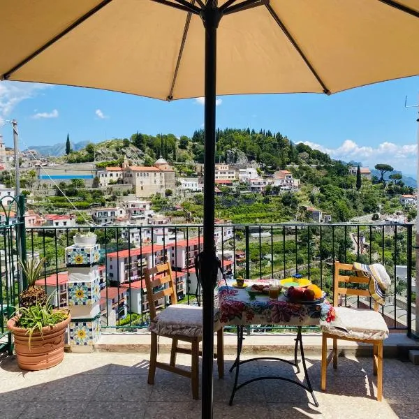 Lucy's house - comfortable apartment in Amalfi, Hotel in Amalfi
