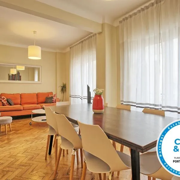 Almirante Top Floor / Almirante Reis Avenue