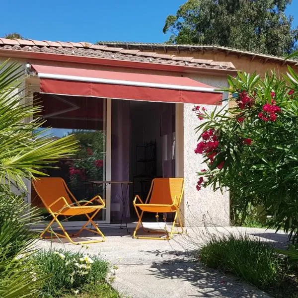 Chambre d'hôte Kalango proche de la plage-Piscine – hotel w mieście Lucciana