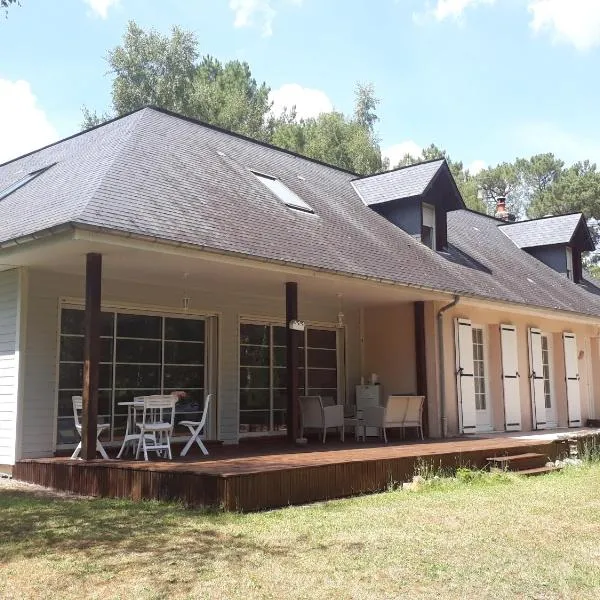 B&B La Forêt de Charmeuse, hotel in Ruaudin