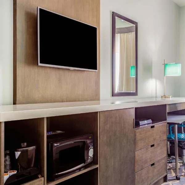 La Quinta Inn & Suites by Wyndham Northlake Ft. Worth, hotel di Rhome