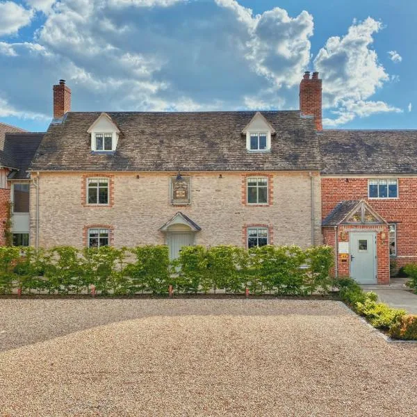 The Harcourt Arms, hotel in Stonesfield