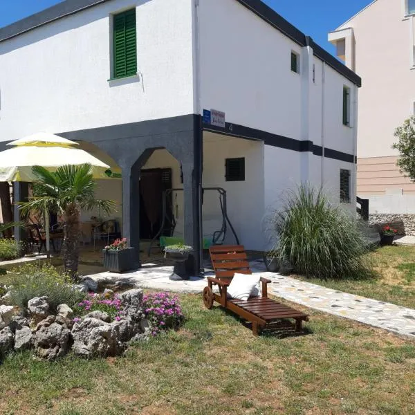 Apartmani Jadra, hotelli kohteessa Stara Novalja