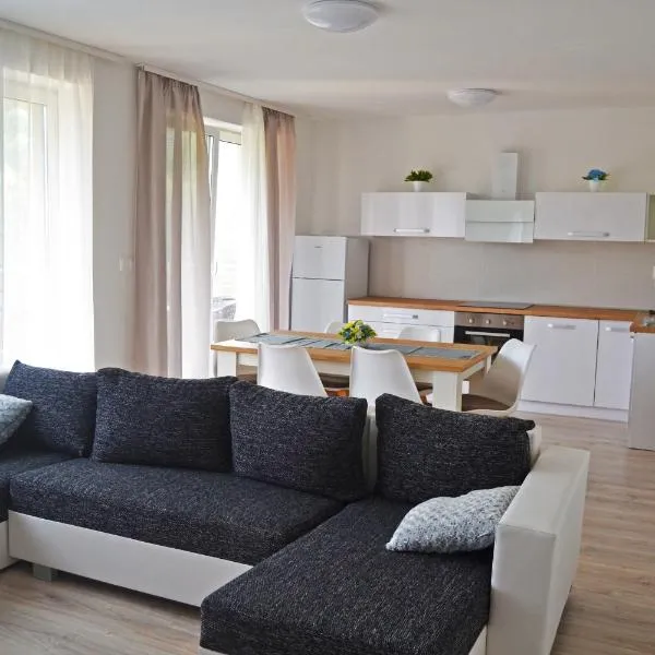 Apartmány Šafrán, hotel in Smilno