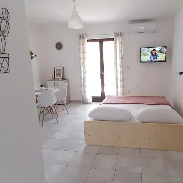 Studio Stela 3 – hotel w mieście Povljana