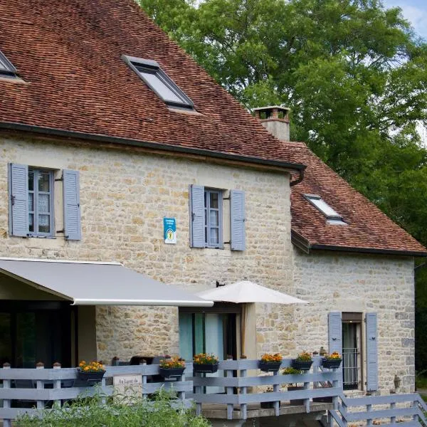 Saint-Germain-lès-Arlay에 위치한 호텔 Au lavoir du Serein "Les Écureuils"