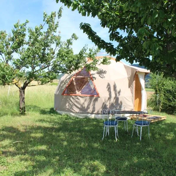 L'Attrape Rêve Insolite, hotel in Saint-Vincent-de-Barrès