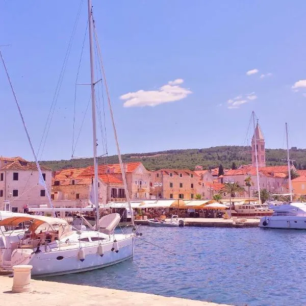 ꕥ Apartments Residence SUNCE Supetar, Family choice - cozy base to stay and explore island Brac FREE PARKING, hotel in Supetar