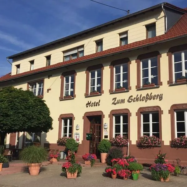 바이스키르헨에 위치한 호텔 Hotel Restaurant zum Schlossberg