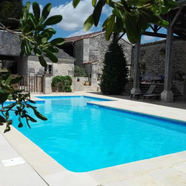Le Petit Souhait & Le Verger, hotel v destinaci Gourvillette