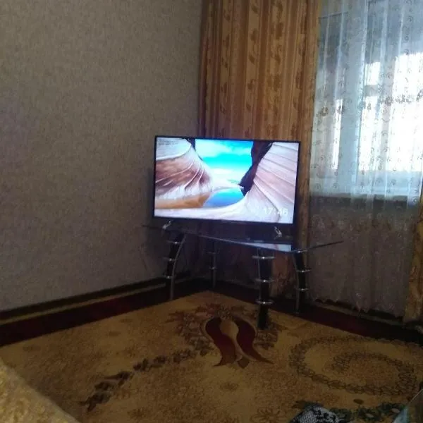 Квартира 2-ух комнатная в центре города, hotel in Fergana