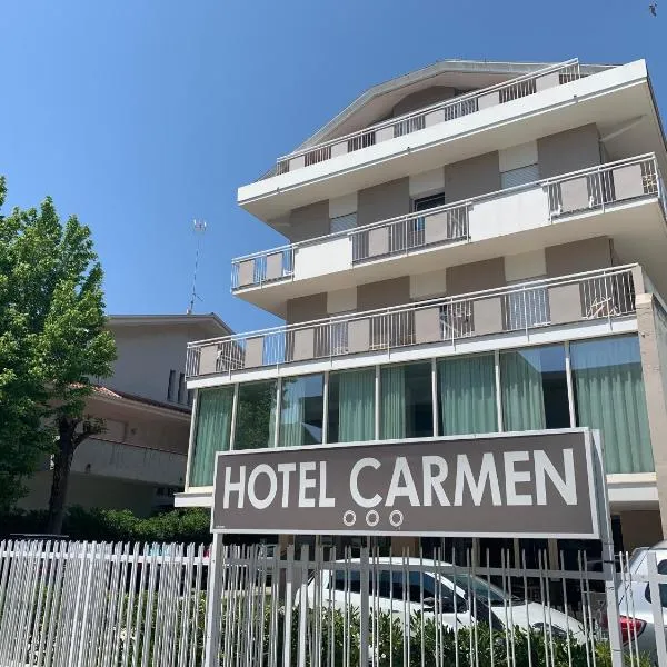 Hotel Carmen, готель у Річчоне