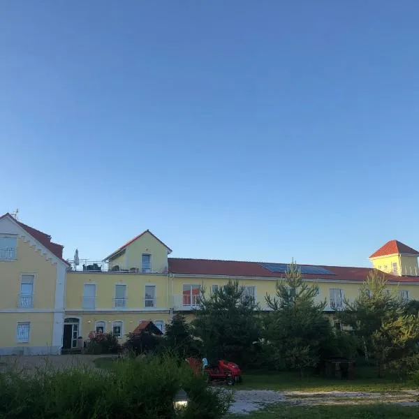 Holiday Centrum, hotel v Žatci