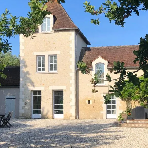 La Tour de la Conterie, hotel in Villeloin-Coulangé