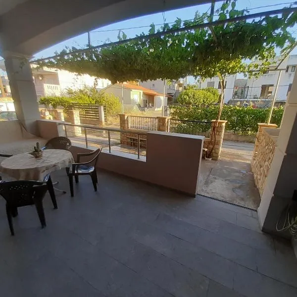 Utsi, hotel v destinaci Liyidhés