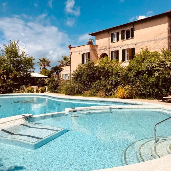 Hotel Villa Maremonti, hotel Marina di Massában