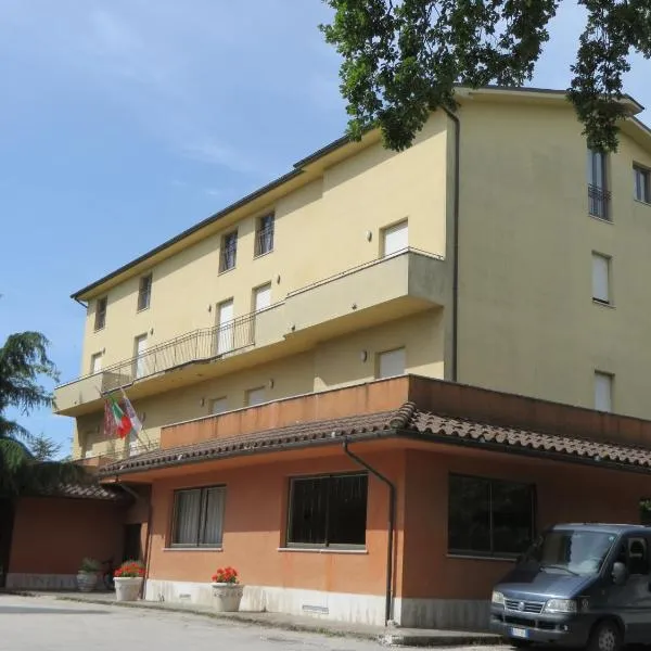 Hotel Ostello Settecolli Sport, hotel v destinaci Filottrano