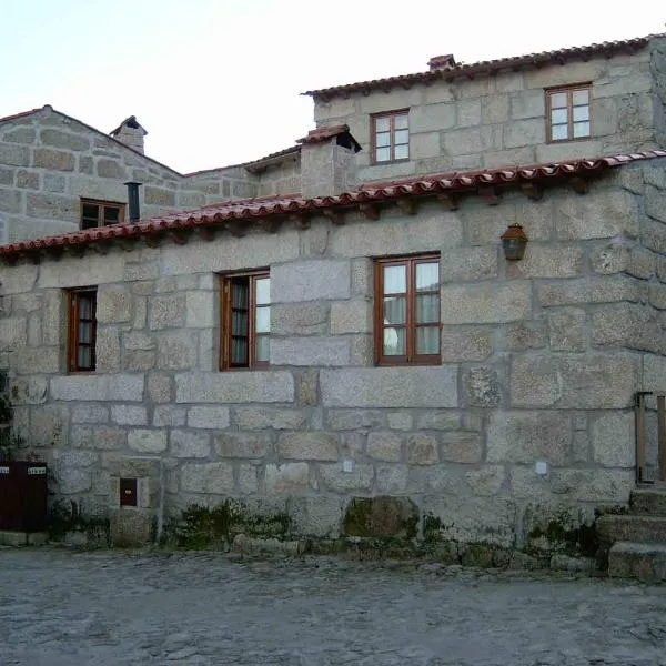 One Bedroom House in Povoa Dao, hotel di Lapa do Lobo