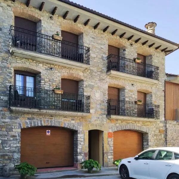 Apartamentos Turismo Rural Casa Alfós, hotel u gradu 'Labuerda'