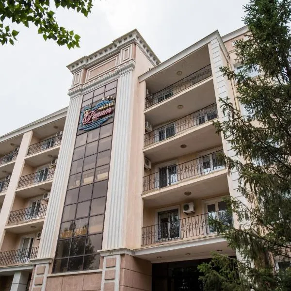 Rakhat Hotel, viešbutis mieste Uralskas