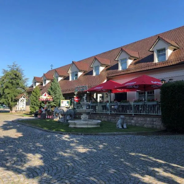 Pension Zur Linde, hotel di Nermsdorf