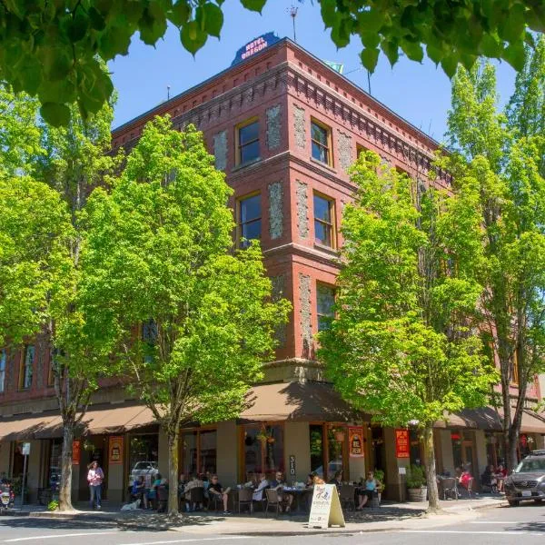 McMenamins Hotel Oregon、マクミンヴィルのホテル