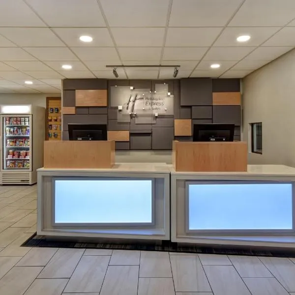 Holiday Inn Express & Suites Allentown-Dorney Park Area by IHG, hotel v destinaci Allentown