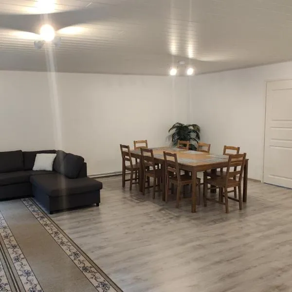 Apartments, 4 rooms + sauna, готель у місті Каяані