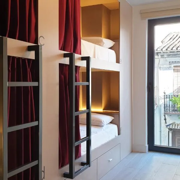 Broz Hostel, hotel v destinaci Granada